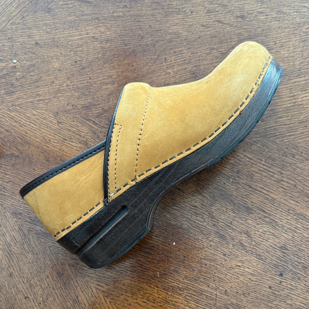 Dansko Tan Mules - Picture 3 of 3